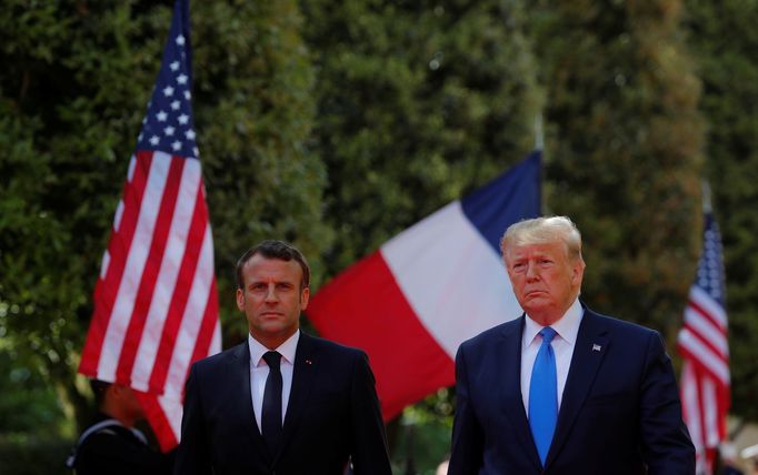 Emmanuel Macron a Donald Trump na oslavách 75. výročí Dne D