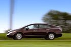 Silueta vozu je aerodynamická, podobně jako u hybridních vozů