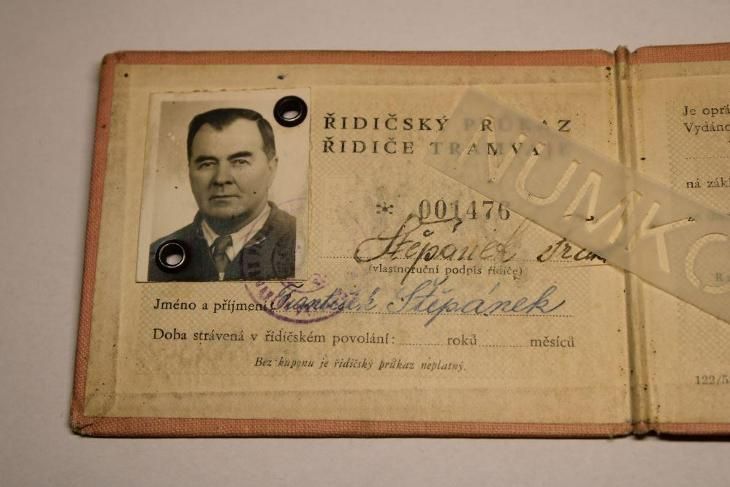Staré řidičské průkazy v aukci Aukro