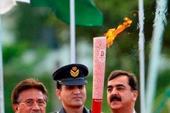 Olympijskou pochodeň v Pákistánu hlídaly stovky vojáků