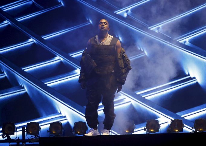 Kanye West performs &quot;All Day&quot; at the 2015 Billboard Music Awards in Las Vegas