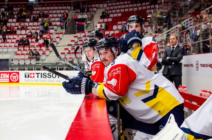 LM, Třinec-HV71: lavička HV71