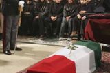 Pohřeb italského policisty Felippe Racitiho v katedrále v Catanii.