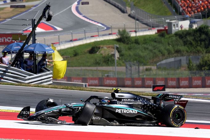 Kolize Maxe Verstappena, Red Bull a Andrey Kimi Antonelliho, Mercedes ve VC Rakouska F1 2025 - Mercedes