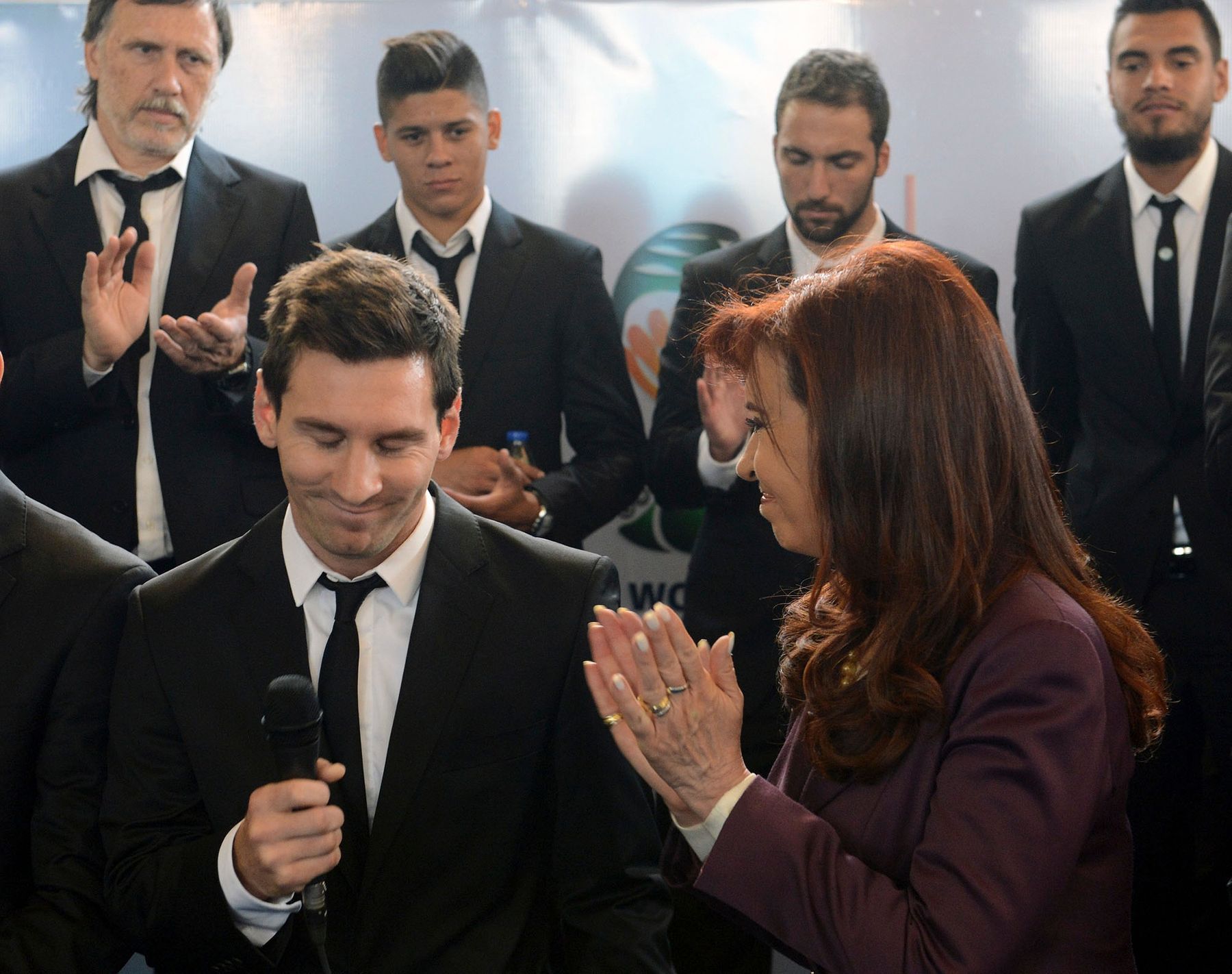 Argentinští fotbalisté u prezidentky Cristiny Fernándezové-Kirchnerové (Messi)