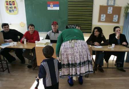Srbsko volí