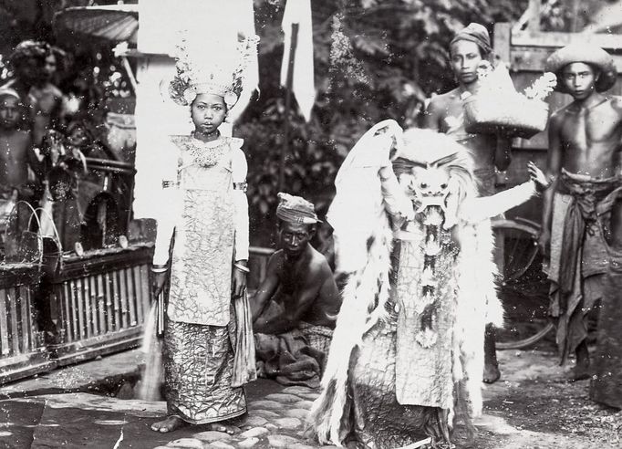 Bali. Fotografie z 20. Let 20. století, kterou pořídil přerovský rodák a cestovatel Bohumil Pospíšil.