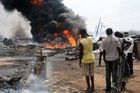 Nigerijští ozbrojenci obnovili útoky na zařízení Shellu