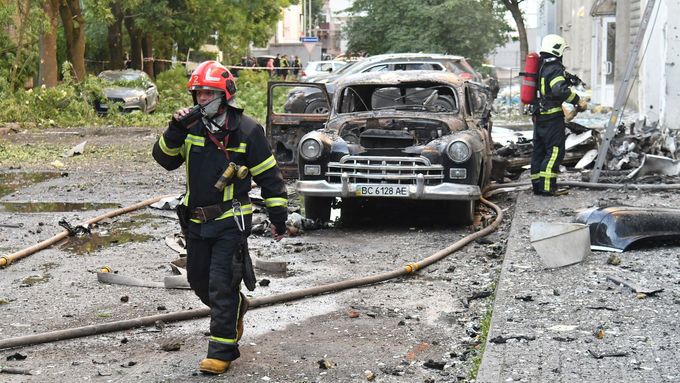 Rusko i Ukrajina informovaly v neděli o vzájemných dronových útocích. V noci na sobotu při ruských útocích zemřelo nejméně šest Ukrajinců; snímek je ze Lvova.