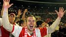 Fanoušci po zápase vtrhli na hřiště a oslavovali postup SK Slavia Praha do Ligy mistrů.