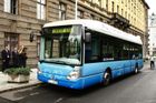 Českem začne jezdit unikát, hybridní autobus na vodík