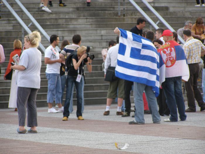 Fanoušci před Bělehradskou arénou