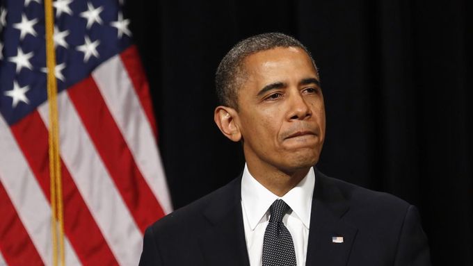Prezident Obama musí na pozadí vražedné střelby v Newtownu řešit spor o rozpočet.