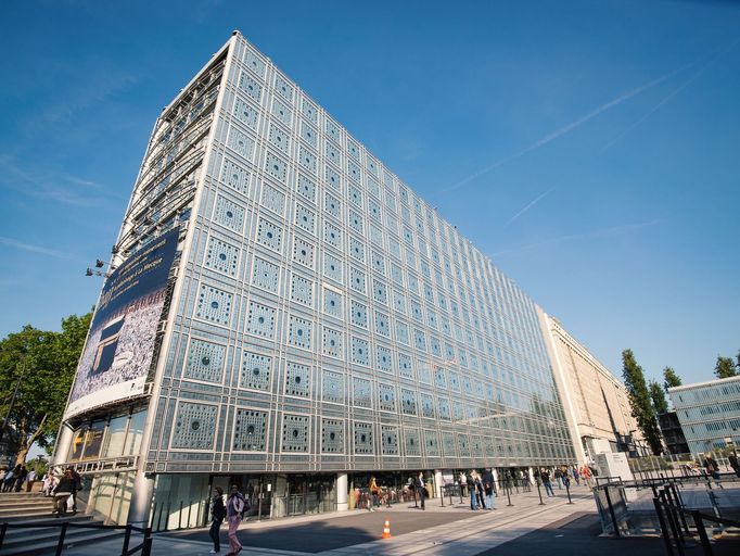 Institut arabského světa v Paříži navrhl architekt Jean Nouvel.