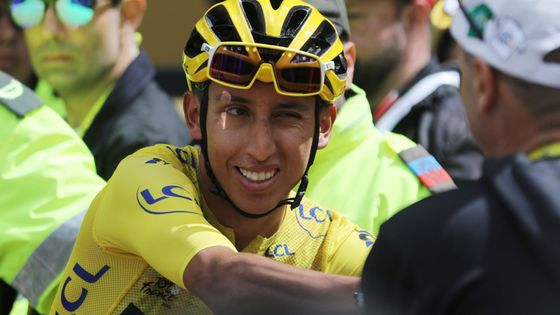 Egan Bernal slaví v Bogotě triumf v Tour de France