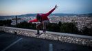 Kategorie: KAŽDODENNÍ ŽIVOT; 3. cena Fotograf: MILAN JAROŠ, Respekt Informace k fotografii: Naděje má jméno Marseille, Francie 2012