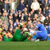 Chelsea - Everton: John Terry (vpravo) - Tim Howard