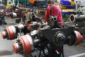 Automobilka Tatra už vyrábí pro nové vlastníky. Podívejte se