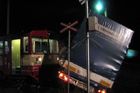 Vážná nehoda vlaku a nákladního automobilu na Opavsku.