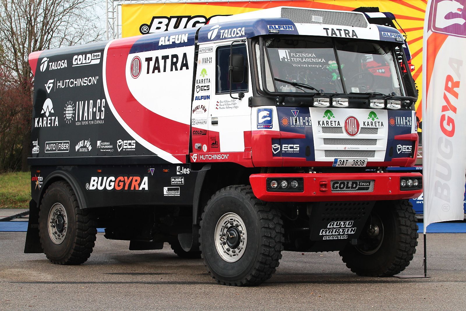 TK před odjezdem posádky kamionu Tatra Martina Kolomého na Rallye Dakar