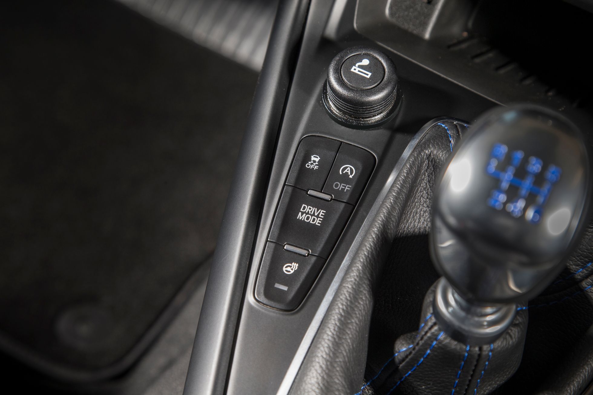 Ford Focus RS - tlačítka módů