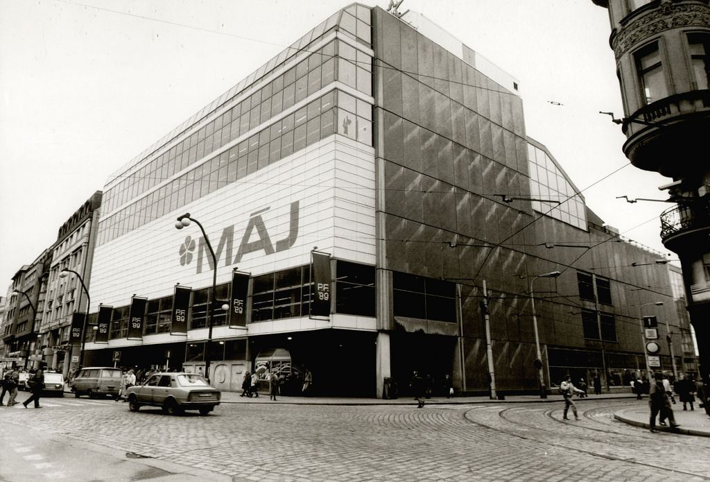 Obchodní dům Máj v roce 1988