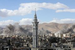 Ostré boje o východní Ghútu vrcholí. Syrská armáda rozdělila po bombardování oblast na tři části