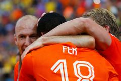 Nizozemci porazili i Chile, Španělé se loučí vítězstvím