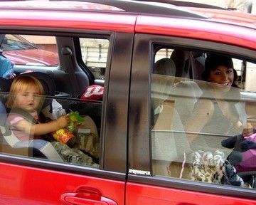 Agáta se sestrou Kordulkou.