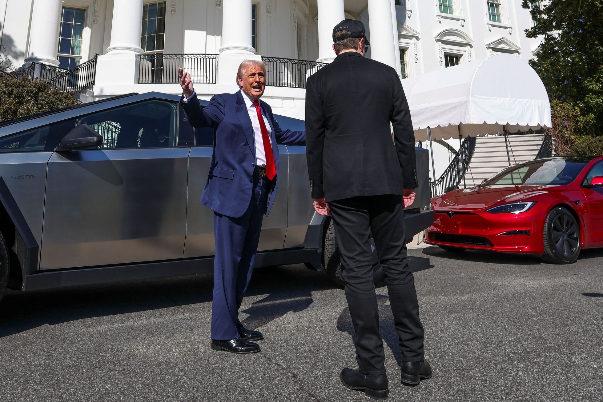 Prezident Donald Trump, Elon Musk, Tesla