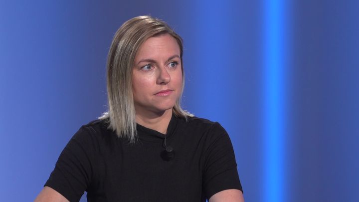 Infantilní a pitomé. Reportérka zkritizovala "nečistou hru" Fialovy vlády