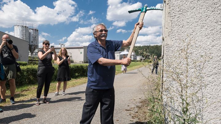 "Mordovali mě tam Češi." Vzpomínky Romů na tzv. cikánský tábor v Letech; Zdroj foto: Jakub Plíhal