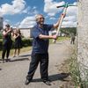 Symbolické zahájení demolice vepřína v Letech u Písku na místě koncentračního tábora pro Romy / romský holocaust