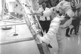 Takto Armstrong trénoval výstup na Měsíc, když byl ještě na Zemi.