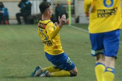 Liga odstartovala těsnou výhrou Teplic na Dukle, jediný gól zařídil Potočný