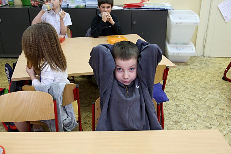 Děti svačí