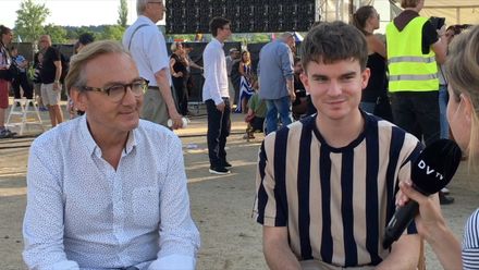 Youtuber Kovy a hudebník Ondřej Havelka. Demonstrace na Letné očima dvou generací