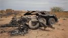 The remains of an armoured vehicle used by al Qaeda-affiliated militants that was hit by French airstrikes are pictured in Konna, Mali, January 27, 2013. REUTERS/Joe Penney (MALI - Tags: POLITICS CONFLICT MILITARY) Published: Led. 27, 2013, 4:11 odp.