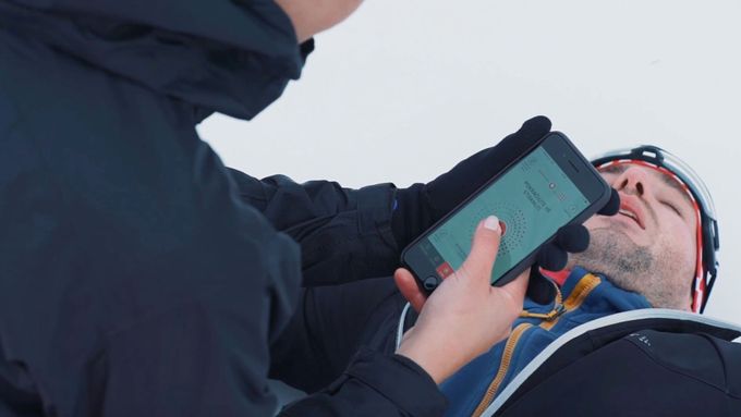 Mobilní aplikace přivolá záchranku nebo horskou službu stiskem jednoho tlačítka