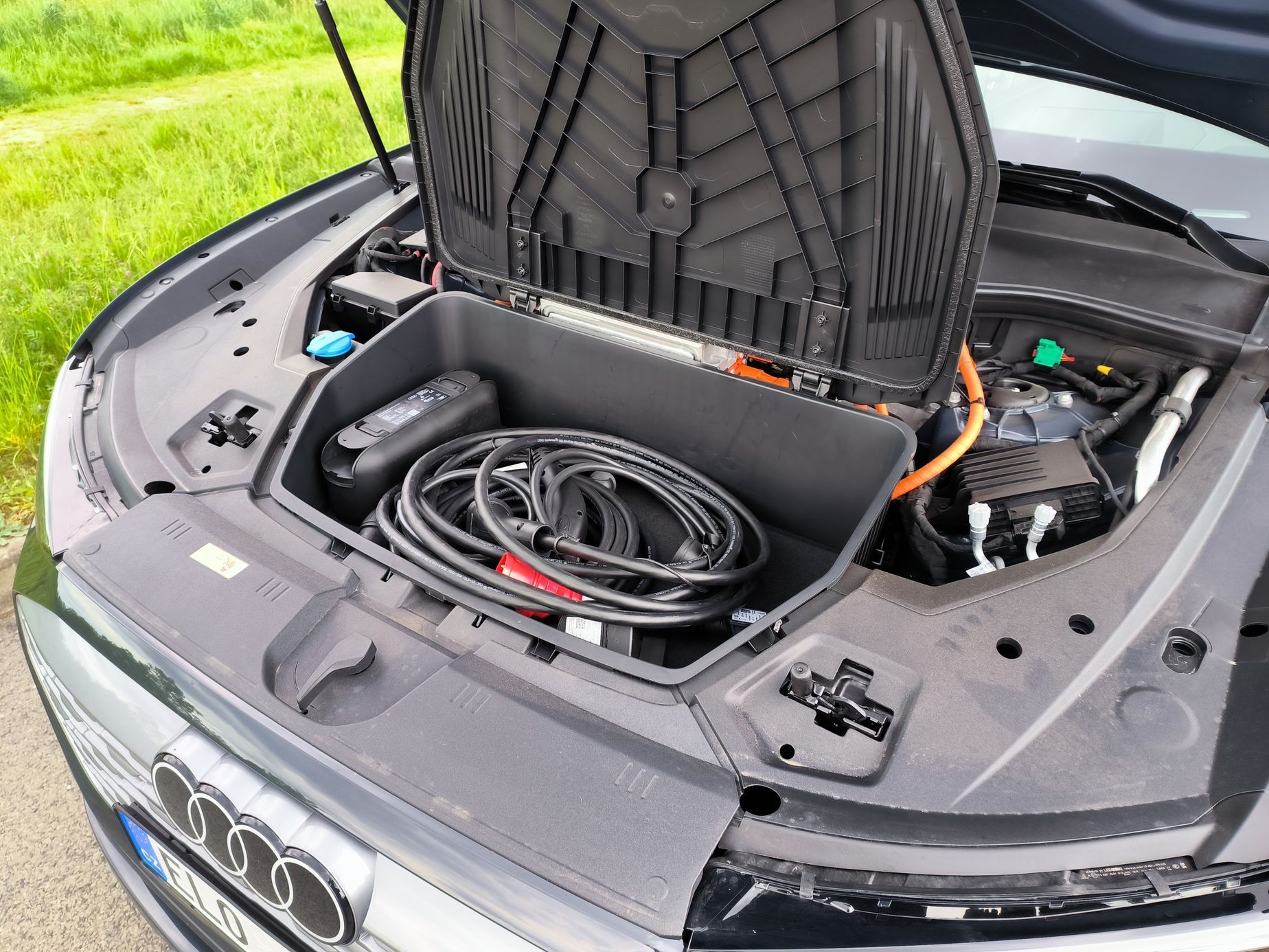 Audi Q8 55 e-tron (2023)