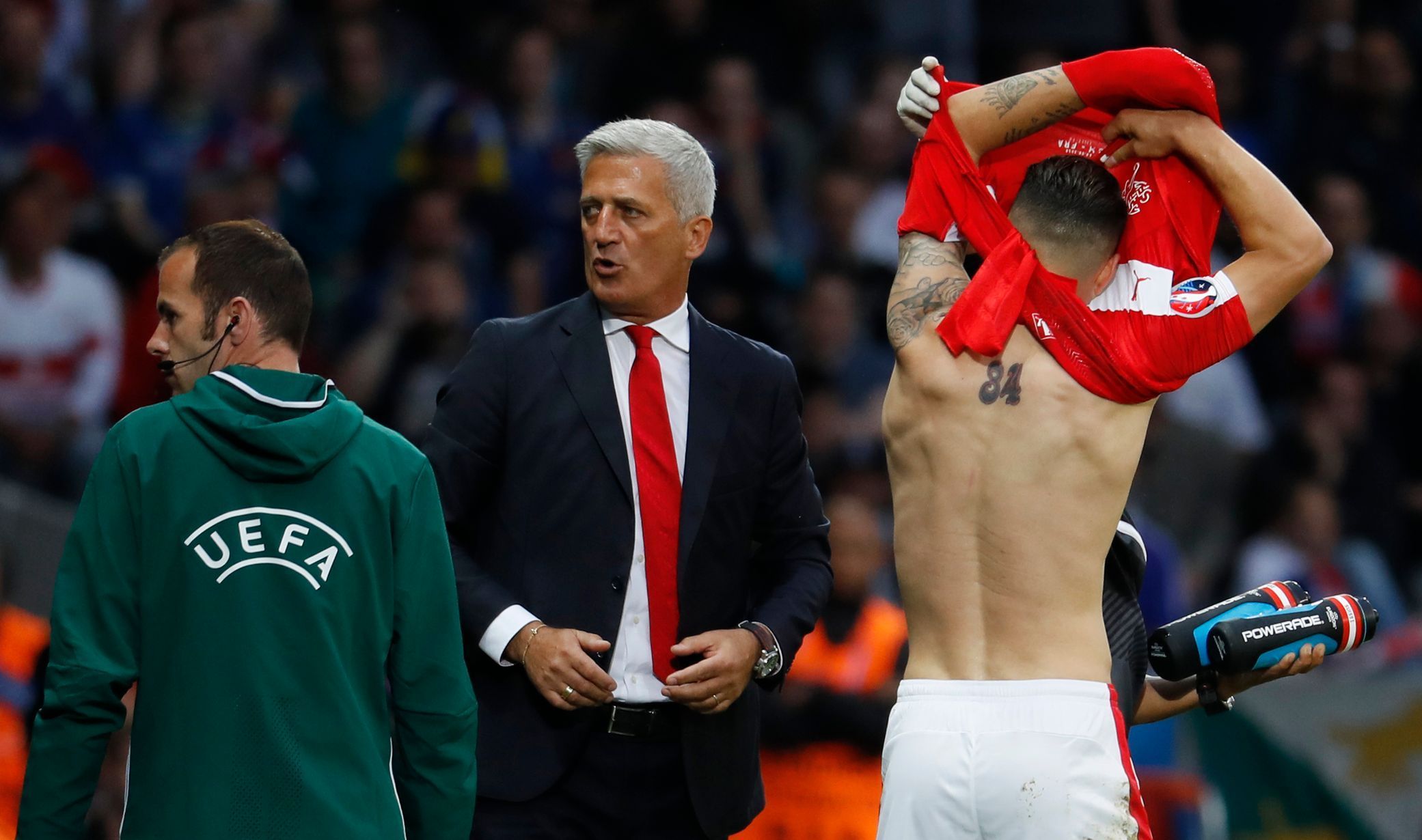 Euro 2016, Švýcarsko-Francie: trenér Vladimir Petkovič a zraněný Xherdan Shaqiri