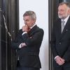 Miloš Zeman oznámil kandidaturu na prezidenta - jeho TK, aktivisté před Hradem