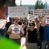 Shromáždění při příjezdu Angely Merkelové do Prahy