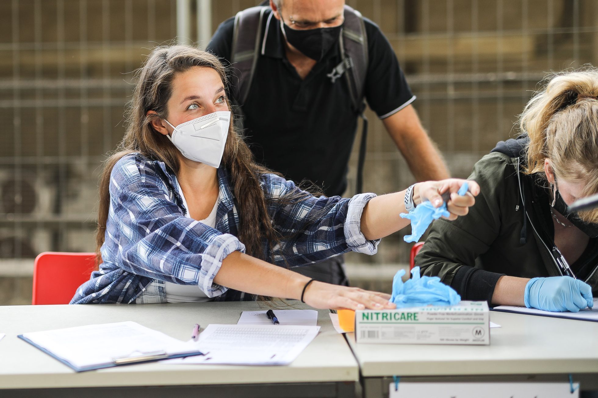 Očkování lidé bez domova, bezdomovci, bezdomovec, koronavirus, sociální práce, Naděje, u Bulhara