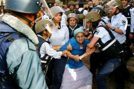 Osadníci v Hebronu nechtěli opustit palestinský dům