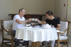 Medveděv zakrývá svou minulost prozápadního liberála, jinak by i emigroval, říká Just