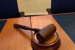 Za týrání dětí si rodiče odpykají pět let, odvolací soud jim o rok snížil tresty