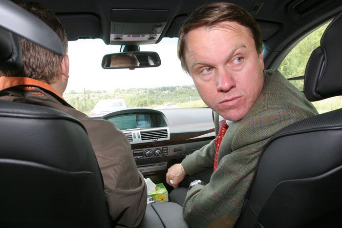 Ministr Martin Bursík v autě