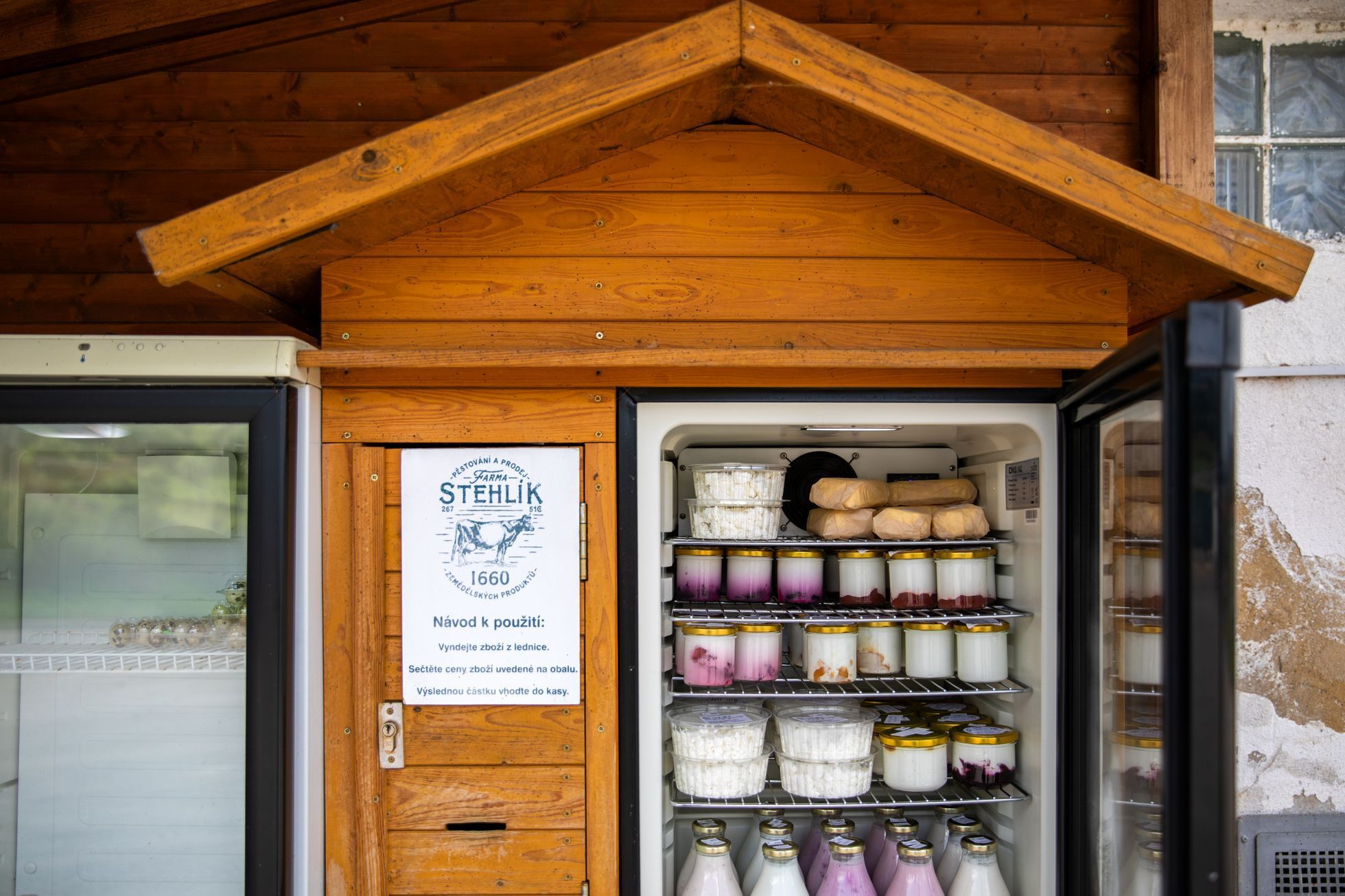 farma, farma Stehlík, krávy, příroda, byznys, statek, vesnice