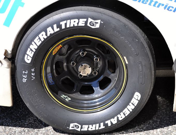NASCAR v Mostě 2019: pneumatiky